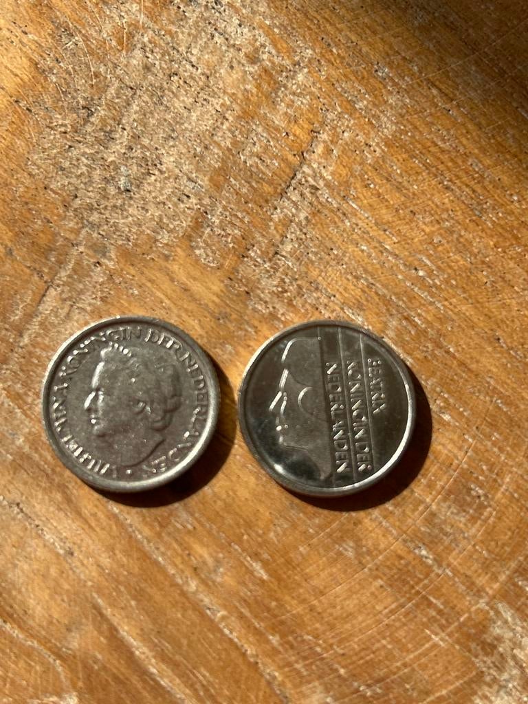 2 Kwartjes: Koningin Wilhelmina 1948 en Koningin Beatrix 200, Postzegels en Munten, Munten | Nederland, Setje, 25 cent, Koningin Wilhelmina