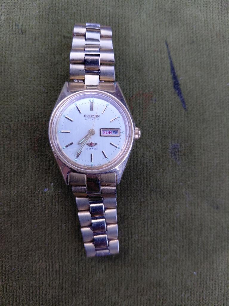 Mechanisch goudkleurig damespolshorloge merk Citizen., Verzenden