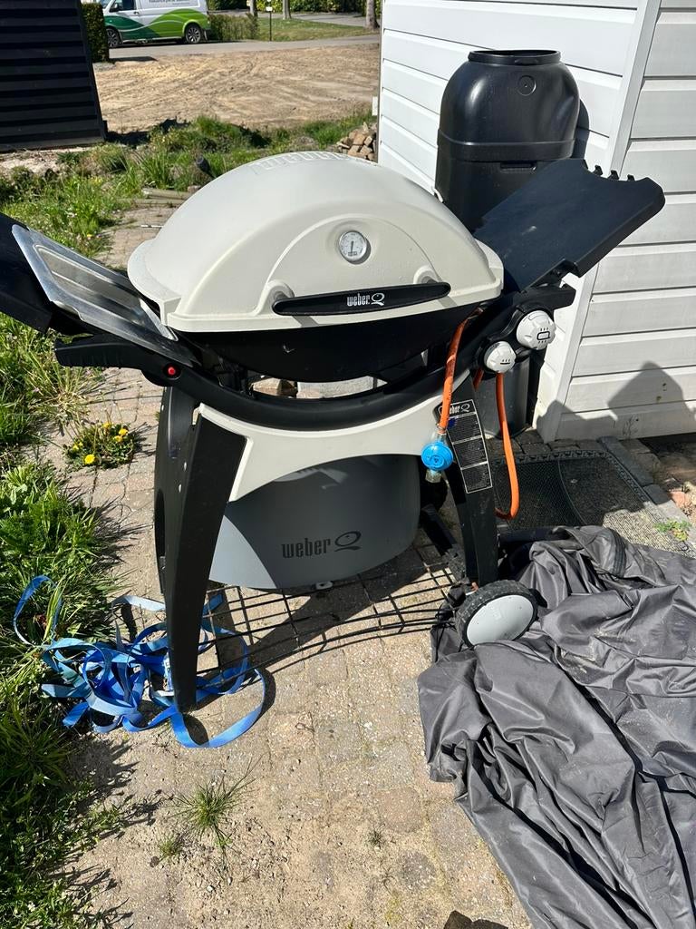 Weber q300barbecue, Tuin en Terras, Gasbarbecues, Ophalen of Verzenden, Zo goed als nieuw
