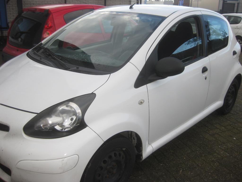 deur, scherm, motorkap , spatboard , bumper ,toyota aygo, Auto-onderdelen, Ophalen of Verzenden, Achter, Toyota, Bumper