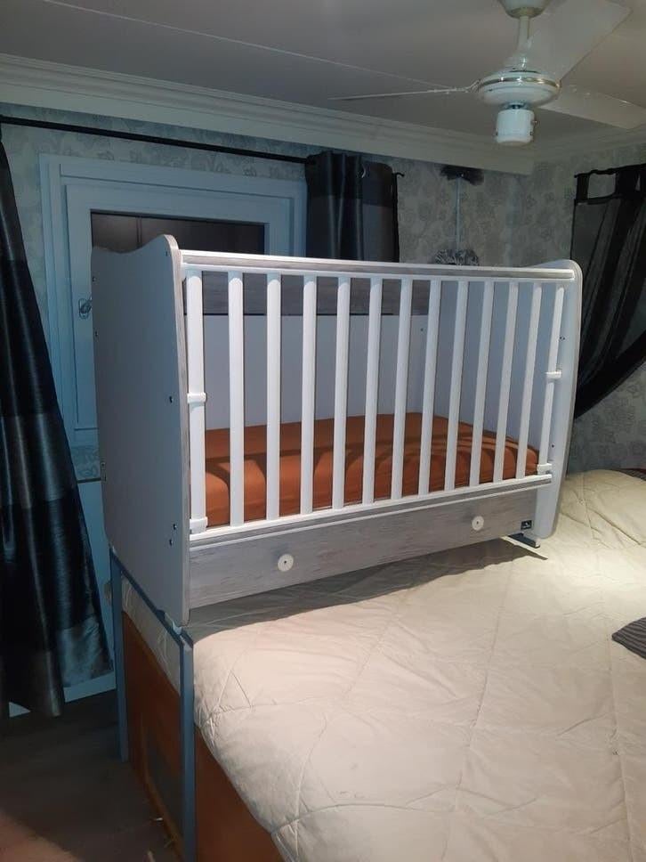 Mooi ledikant - weinig gebruikt!, Ophalen