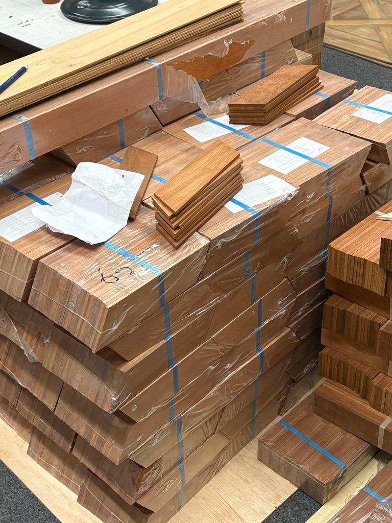 Nieuw Traditioneel Afzelia Parket 57 m2 - Hongaarsepunt, Parket, Nieuw, Ophalen of Verzenden, 10 m² of meer