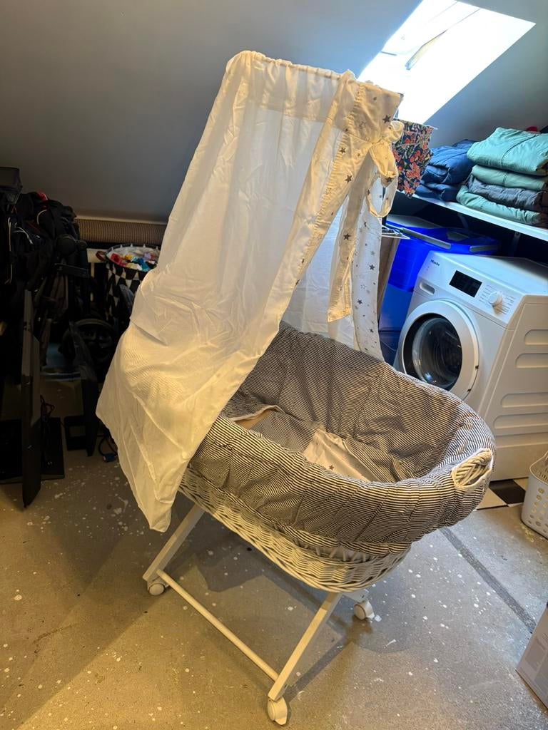 Baby wieg, Ophalen, Zo goed als nieuw, Wieg