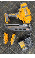 DeWalt DCN660 18V XR Afwerktacker met 2 accu's en lader, Ophalen of Verzenden, Gebruikt, Overige typen
