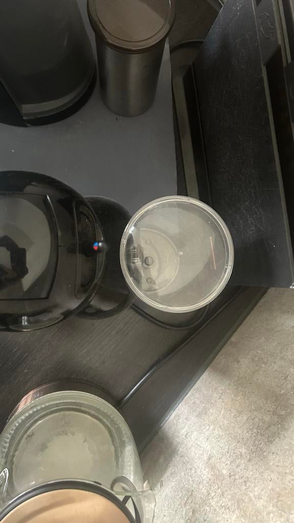 Dolce Gusto koffiezetapparaat, Witgoed en Apparatuur, Koffiezetapparaten, Ophalen, Zo goed als nieuw, Koffiemachine, Koffiepads en cups