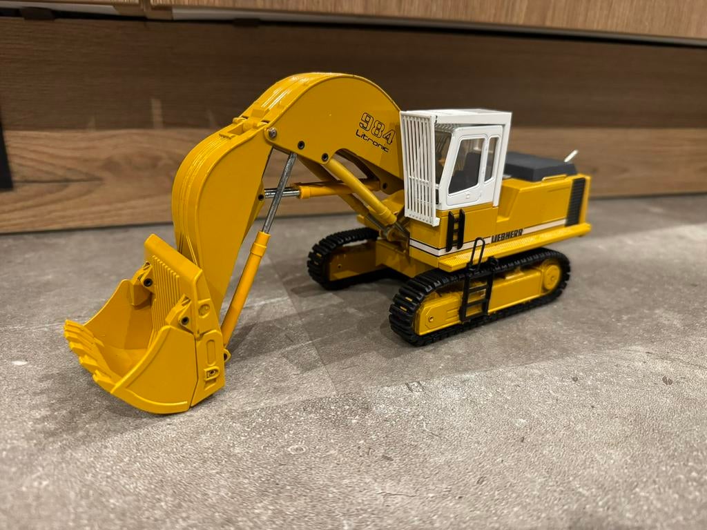 Liebherr 984 Litronic hooglepel rupskraan, Hobby en Vrije tijd, Modelauto's | 1:50, Zo goed als nieuw, Hijskraan, Tractor of Landbouw