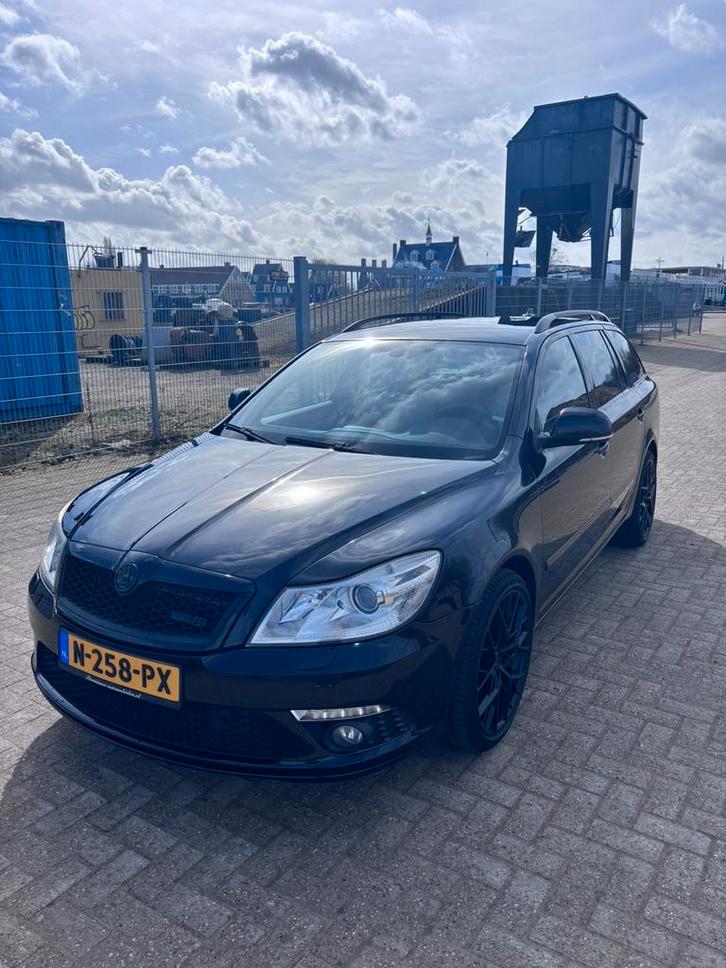 Skoda Octavia 2.0 Tfsi Combi RS 147KW 2010 Zwart stage 1tune, Auto's, Skoda, Particulier, Octavia, Airbags, Airconditioning, Android Auto