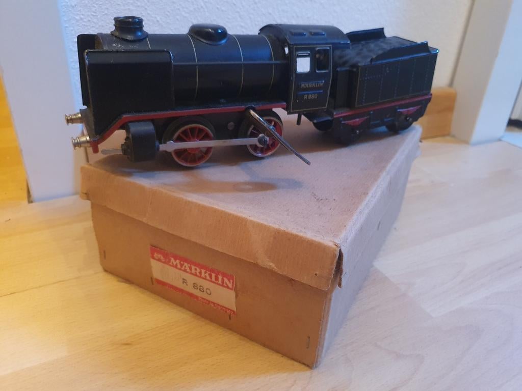Märklin R880 jaren '30-'50 opwindlocomotief IN DOOS spoor 0, Ophalen of Verzenden