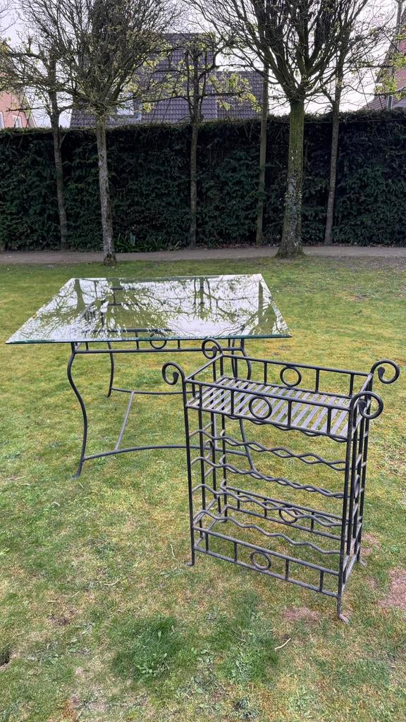 Tuintafel met glazen blad en bijbehorend wijnrek, Ophalen, Gebruikt, Vierkant, Metaal