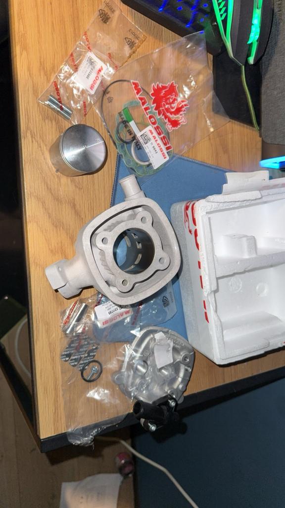 Nieuwe malossi mhr replica cilinder  peugot verticaal viva, Ophalen of Verzenden, Zo goed als nieuw, Cilinder