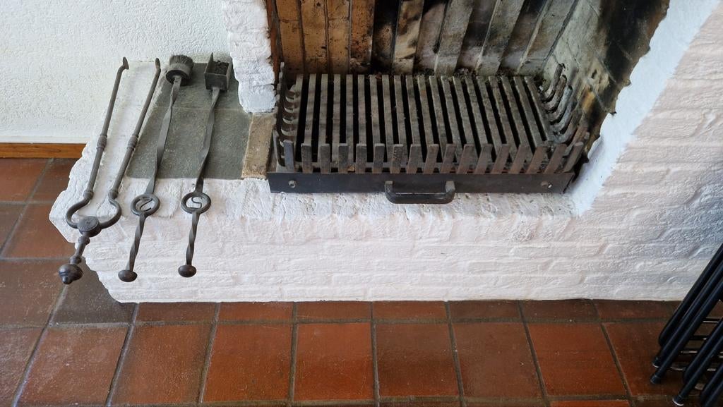 Complete set haardgereedschap met rooster en bak, Ophalen, Vrijstaande haard, Houthaard