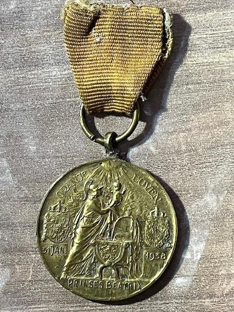 Medaille Geboorte Prinses Beatrix 31 Januari 1938, Verzenden, Overige materialen, Nederland