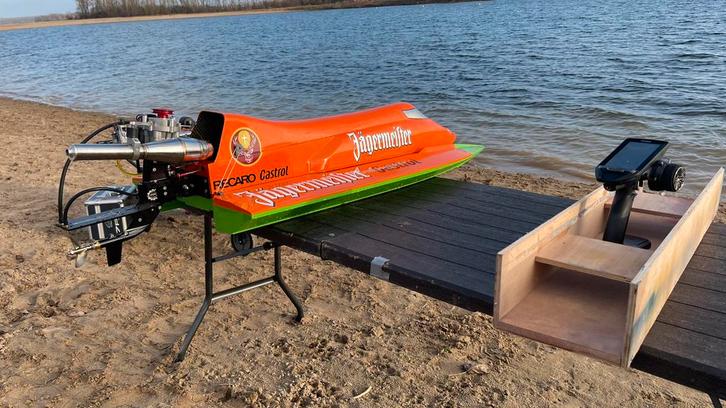 F1 boat 1-4, Hobby en Vrije tijd, Modelbouw | Boten en Schepen, Nieuw, Ophalen