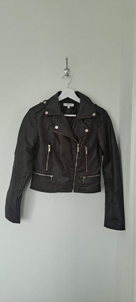 Morgan imitatieleren jasje donkerbruin maat 36, Kleding | Dames, Jassen | Zomer, Ophalen of Verzenden, Nieuw, Maat 36 (S), Zwart