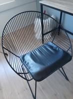Zwarte metalen draadstoel met kussen, Ophalen, Gebruikt, Modern, Industrieel, Minimalistisch, Zwart