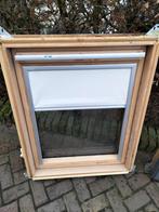 2 Velux dakramen 55x78 et zonnewering, Ophalen of Verzenden, Overige typen, Minder dan 200 cm