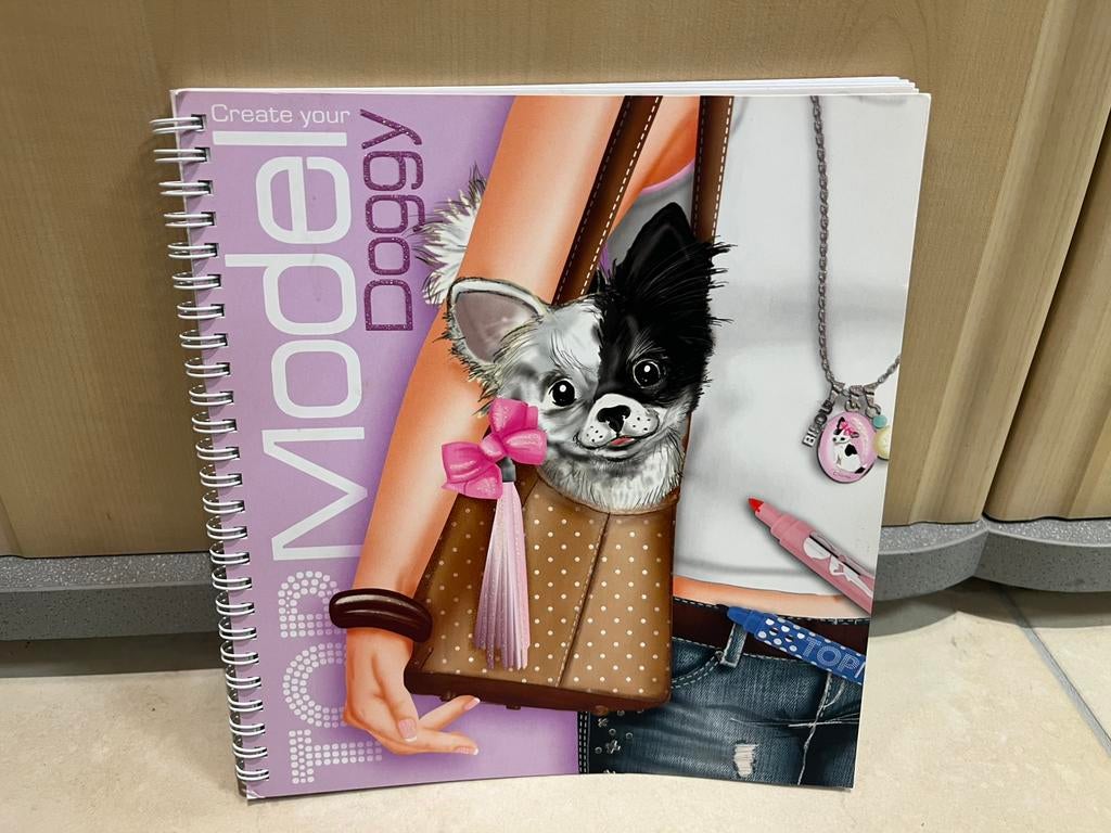 Depesche topmodel create your doggy tekenboek, Ophalen of Verzenden, Zo goed als nieuw, Papier, Schets- of Tekenboek