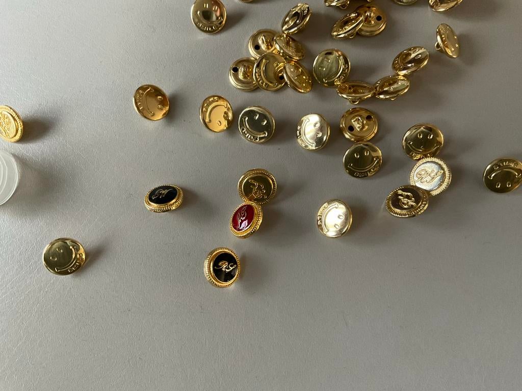 Gouden knopen met smiley en initialen - Knutselmateriaal, Hobby en Vrije tijd, Goud, Overige thema's, Nieuw, Overige merken