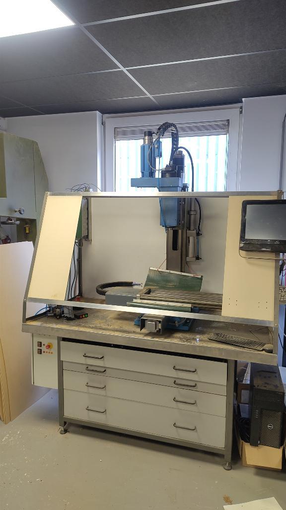CNC freesmachine, Doe-het-zelf en Verbouw, Gereedschap | Freesmachines, Gebruikt, Elektrisch, Overige soorten, Ophalen