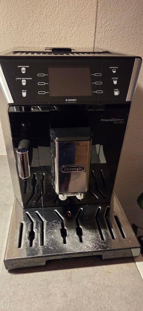 De'Longhi PrimaDonna Class ECAM550.75.MS koffiebonenmachine, Witgoed en Apparatuur, Koffiezetapparaten, Ophalen, Gebruikt, 10 kopjes of meer