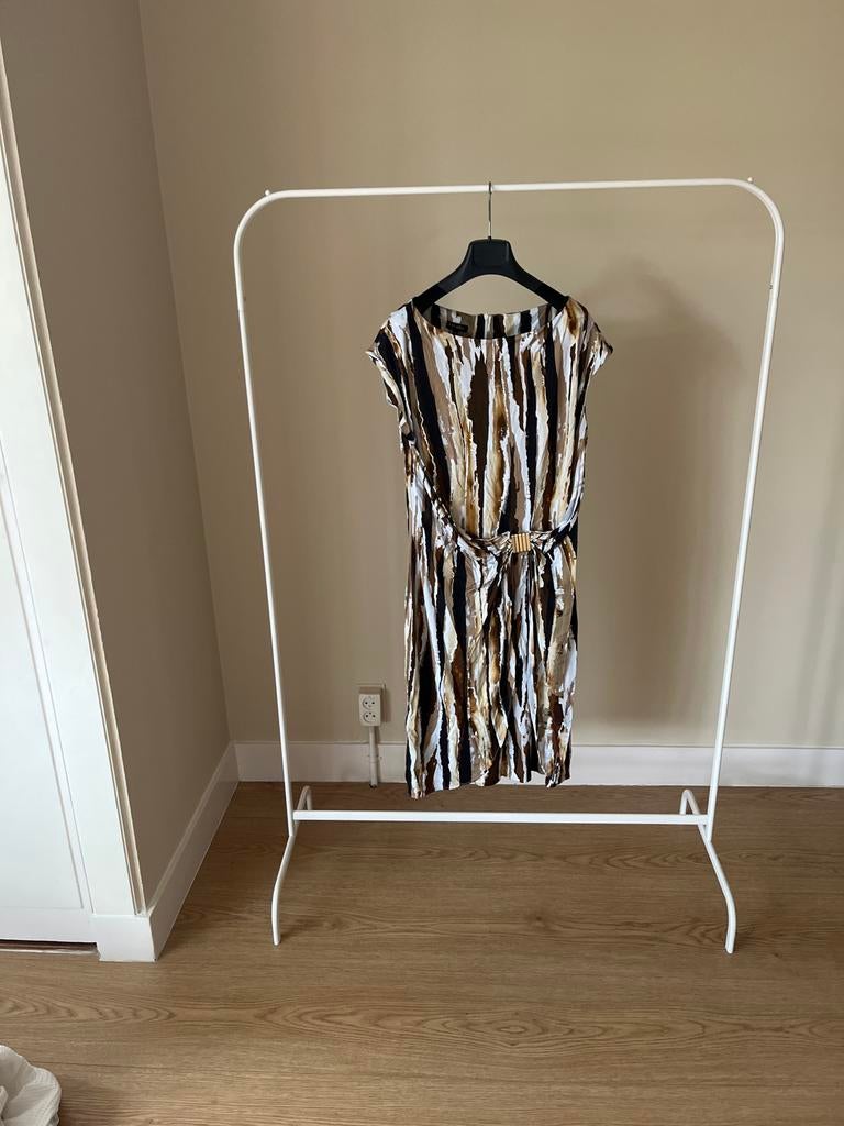 Prachtige Escada jurk maat 42, Overige kleuren, Maat 42/44 (L), Ophalen of Verzenden, Knielengte