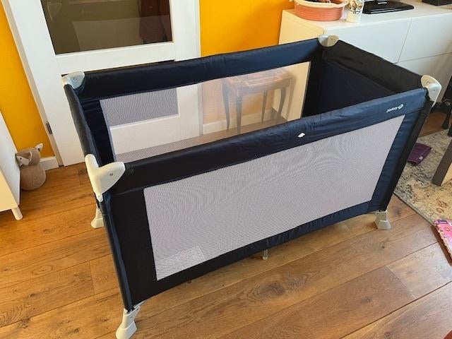 Campingbedje met matras, Ophalen, Gebruikt, Reisbedje