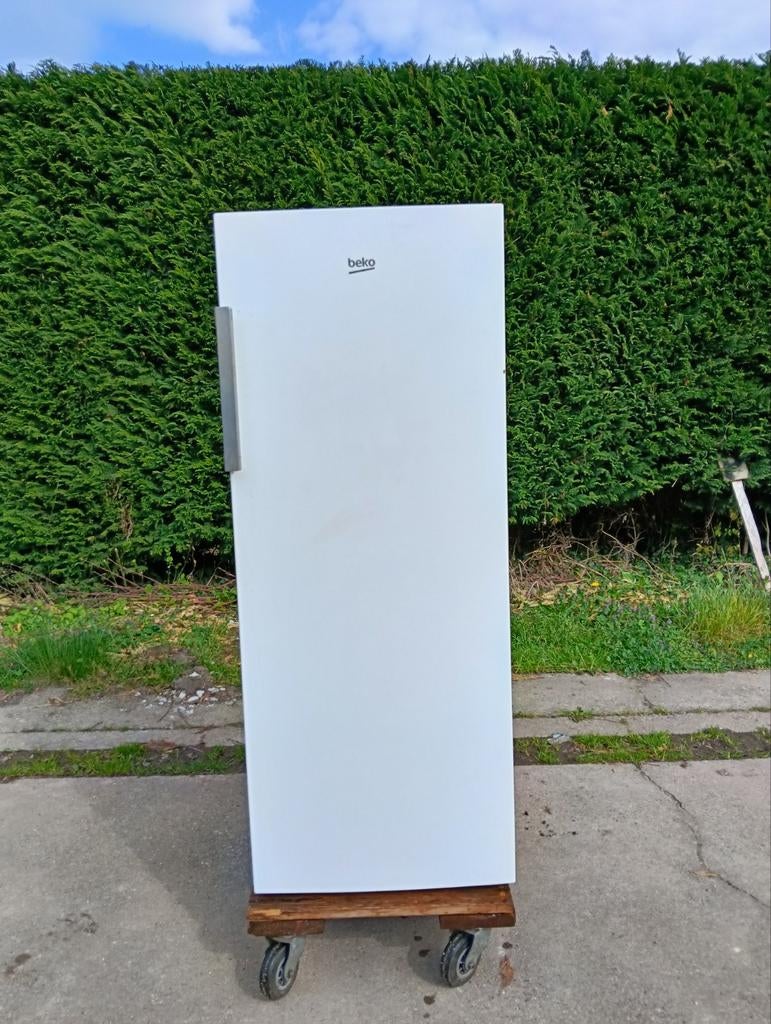 Beko Koelkast 148x60x55cm - 260L Inhoud, Ophalen