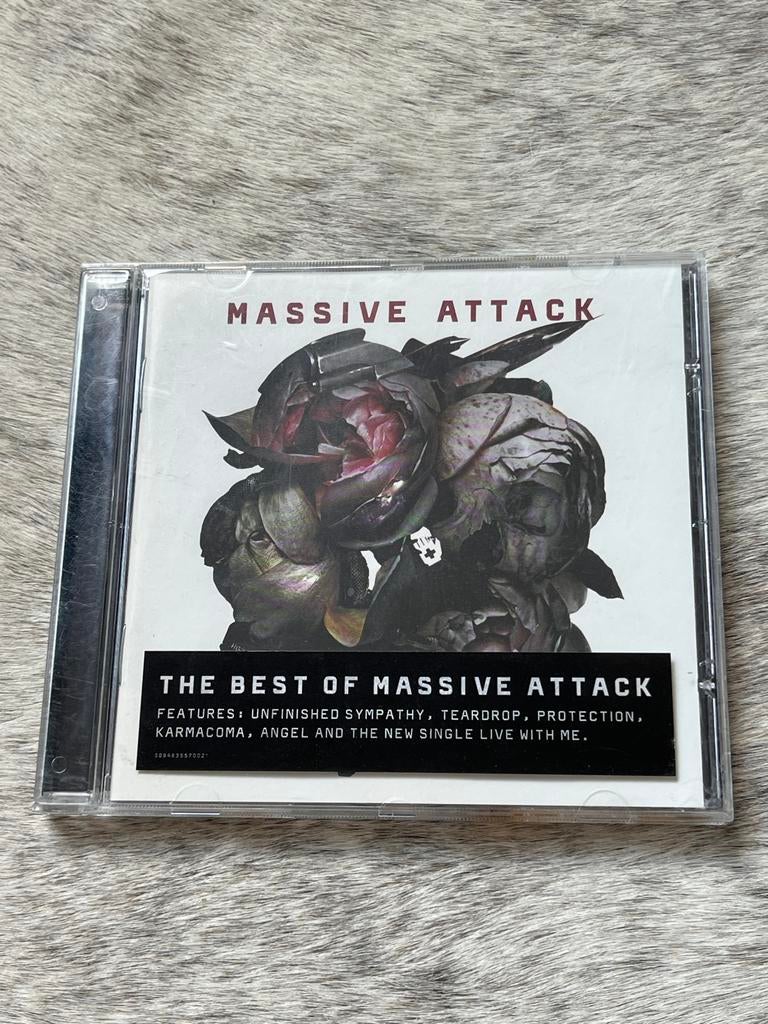 Massive Attack - The Best Of Massive Attack CD, Ophalen of Verzenden, Gebruikt