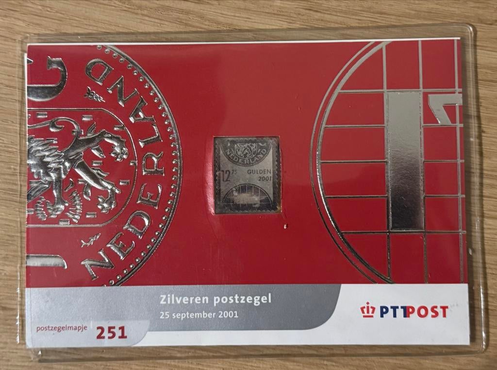 Zilveren postzegel 2001 - Postzegelmapje 251, Ophalen of Verzenden, Na 1940, Postfris