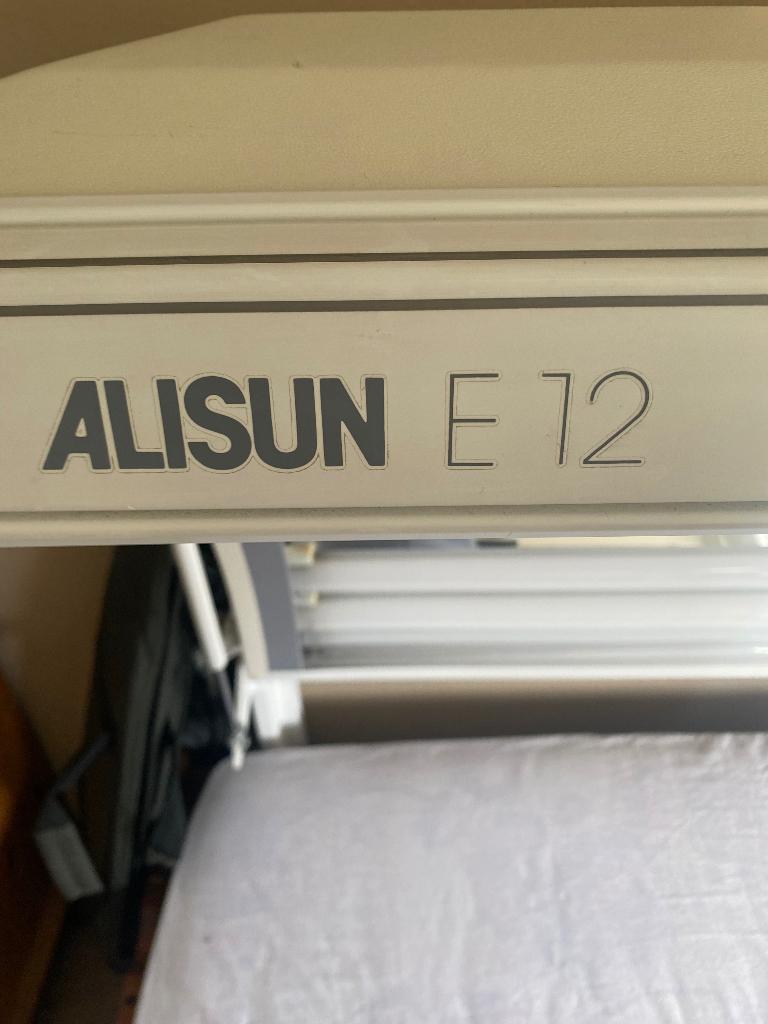 Zonnebank, Witgoed en Apparatuur, Zonnebanken en Gezichtsbruiners, Ophalen, Gebruikt, Zonnebank enkelzijdig, 10 tot 15 lampen