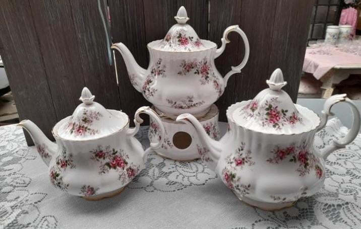 Lavender rose royal albert thee potten 2 maten, Ophalen of Verzenden