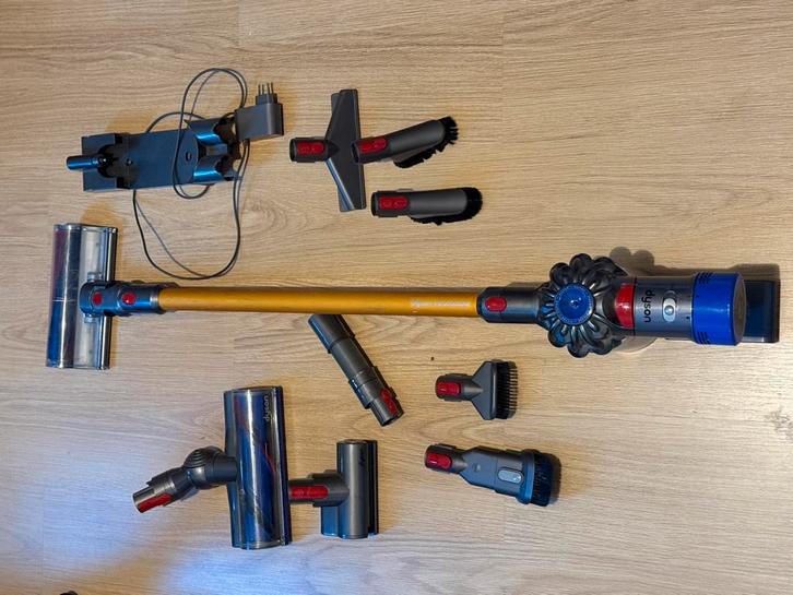 Dyson V8 Absolute, Witgoed en Apparatuur, Stofzuigers, Gebruikt, Ophalen