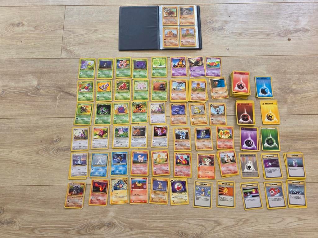Pokémon kaarten map met losse kaarten, Ophalen of Verzenden, Zo goed als nieuw, Meerdere kaarten