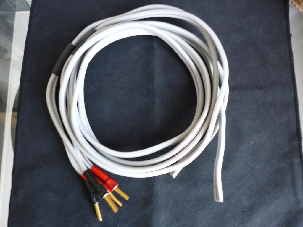 luidsprekerkabel set 1,35m audioquest x2, Ophalen of Verzenden, Zo goed als nieuw, 2 tot 5 meter, Luidsprekerkabel