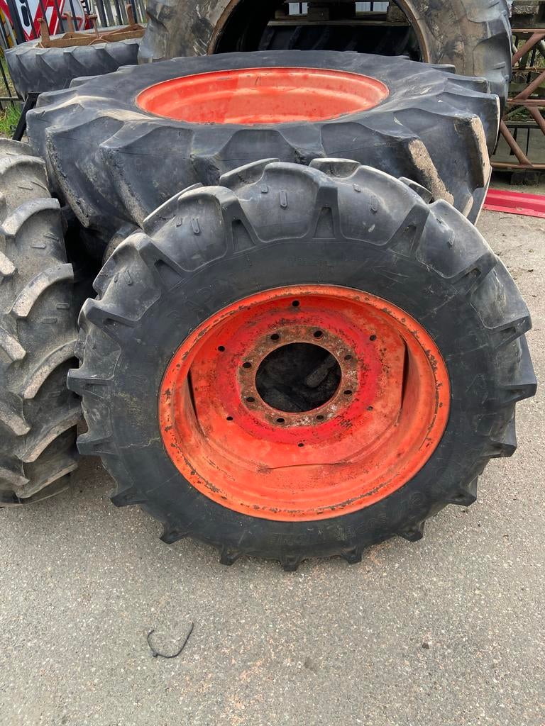 Set voor en achterbanden Fendt, Overig, Gebruikt, Overige, Banden en Velgen