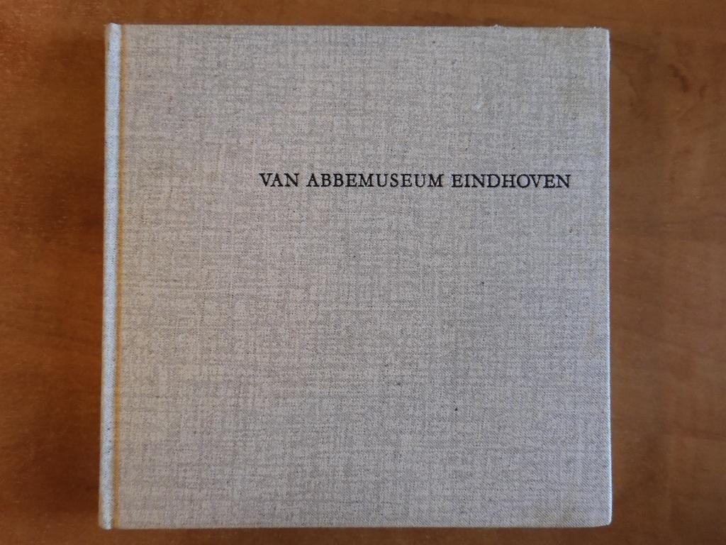 Van Abbemuseum Eindhoven English 1969 36 color illustrations, Ophalen of Verzenden, Gelezen, Beeldhouwkunst