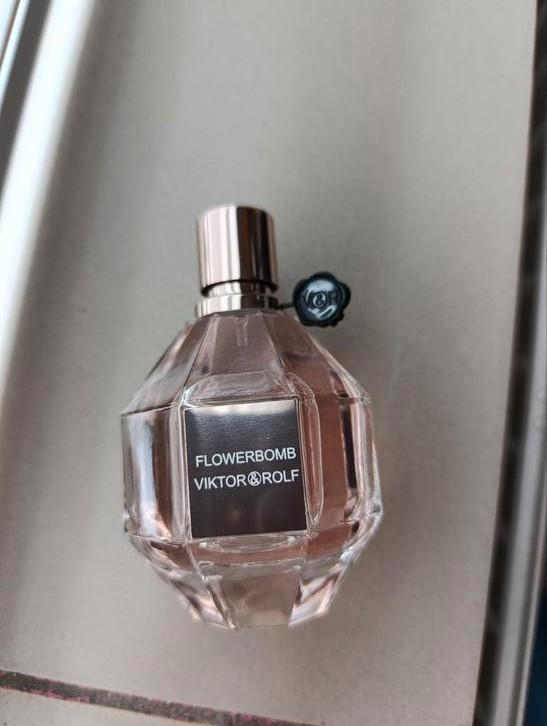 Viktor & Rolf Flowerbomb dames parfum edp 100 ml, Sieraden, Tassen en Uiterlijk, Uiterlijk | Parfum, Nieuw, Ophalen of Verzenden