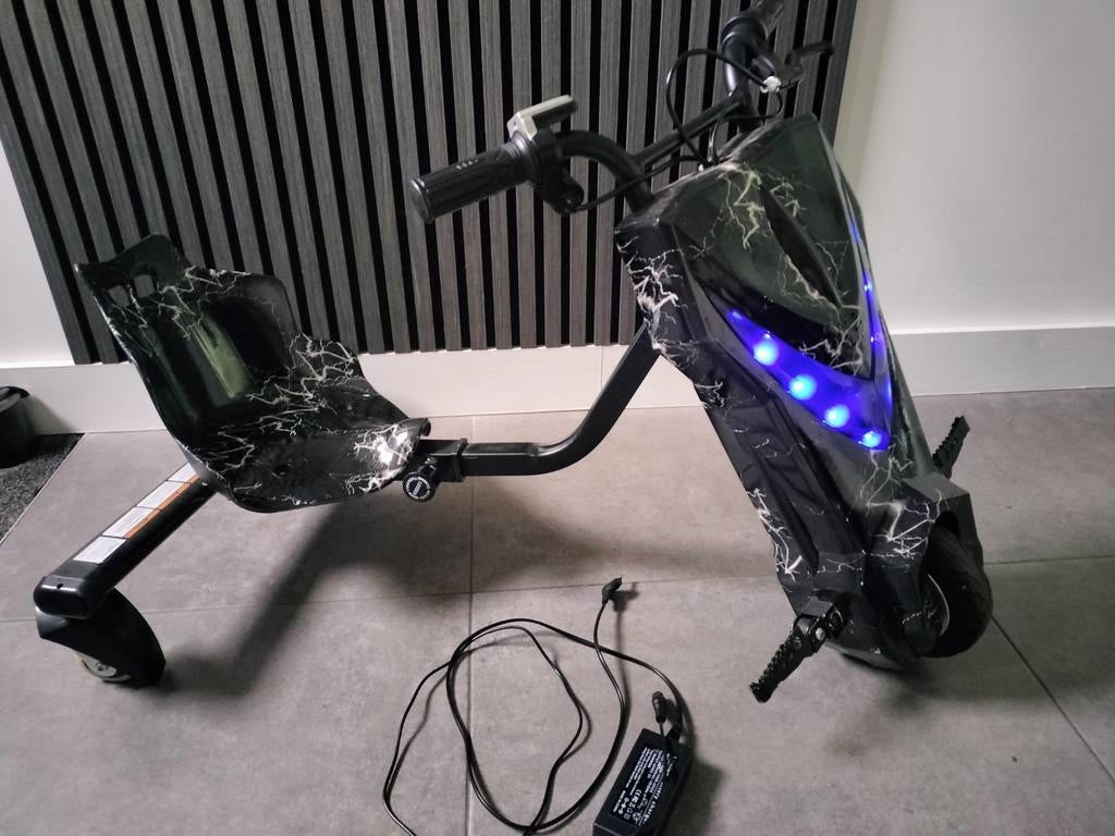 Elektrische drift trike met Bluetooth, Ophalen