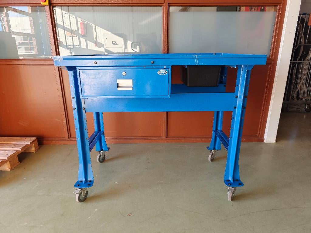 2 stuks mobiele metalen werkbank /tafel met opstaande rand, Ophalen of Verzenden, Gebruikt, 120 tot 170 cm