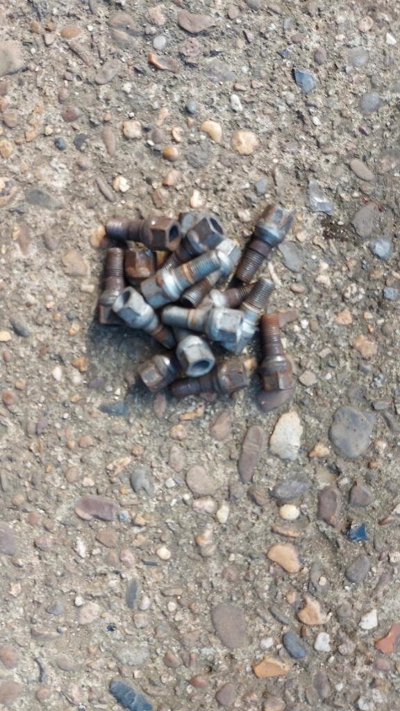 Set wielbouten stalen velgen Peugeot 207 uit 2008, Auto diversen, Overige Auto diversen, Ophalen of Verzenden