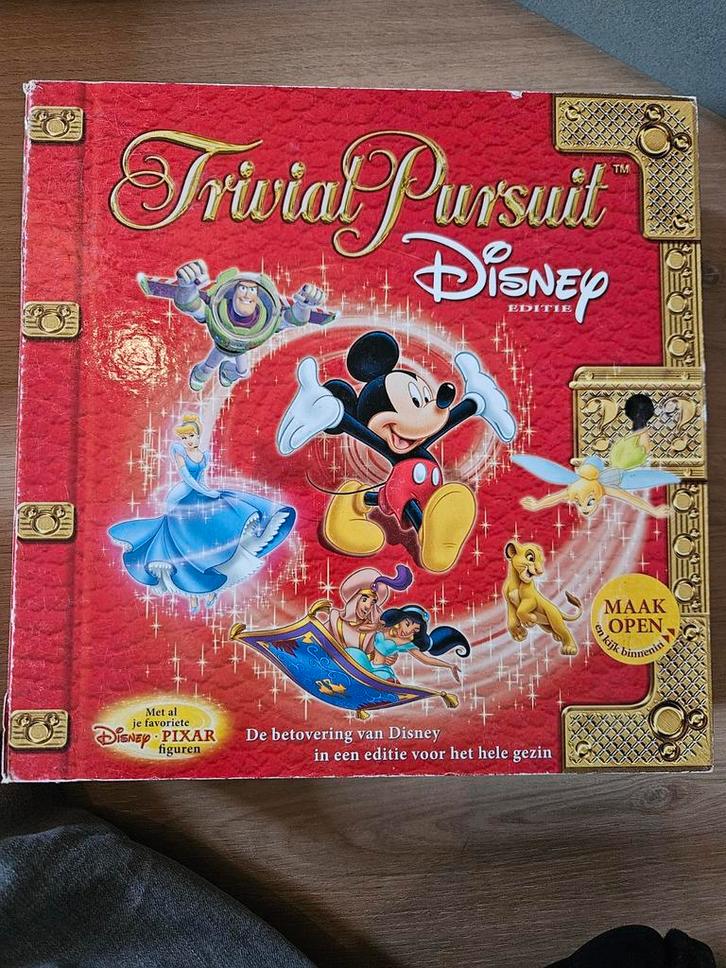 Disney Trivial Pursuit - Compleet (films t/m 2005), Hobby en Vrije tijd, Gezelschapsspellen | Bordspellen, Gebruikt, Ophalen of Verzenden