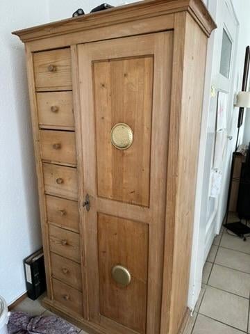 oude grenen (servies) kast met laden, Ophalen