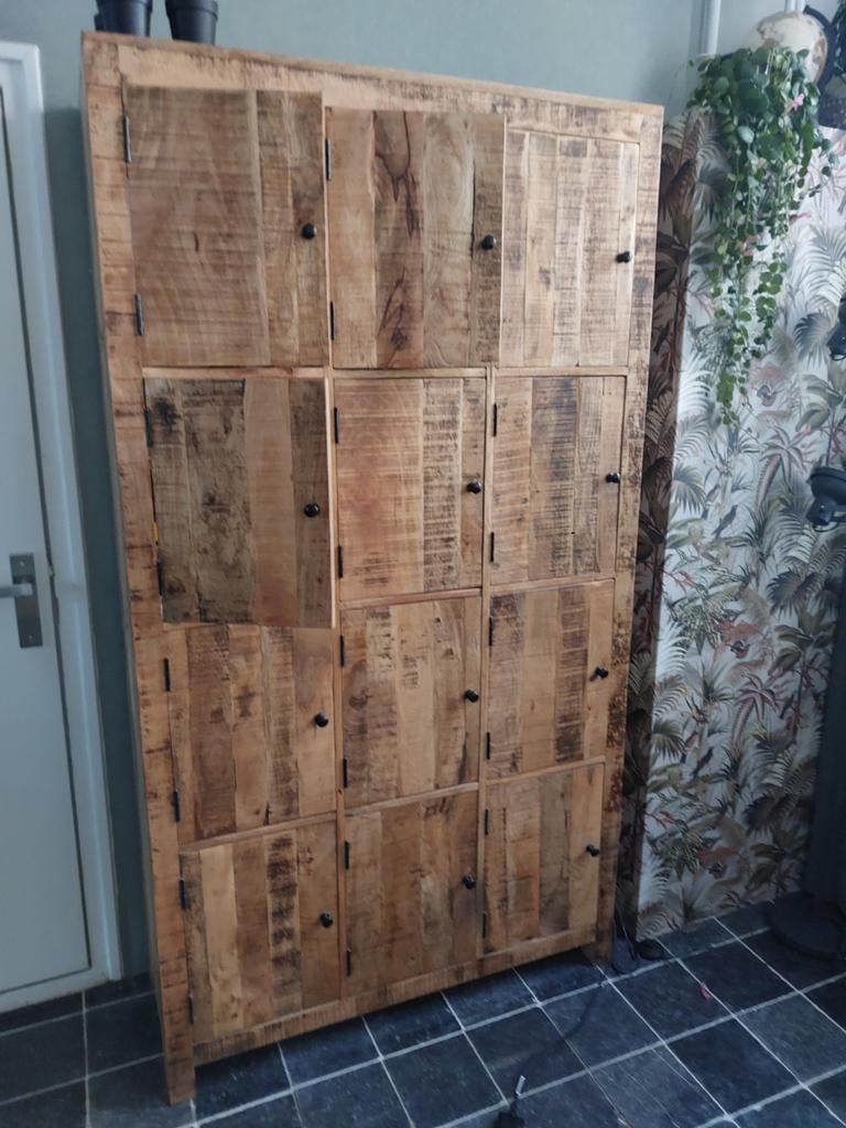 Mooie houten kast met 12 vakken. 200x110x40 cm Made in India, Ophalen, 100 tot 150 cm, Zo goed als nieuw, 150 tot 200 cm