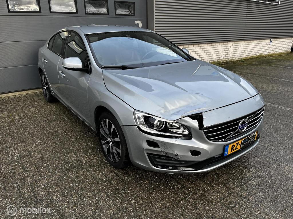Volvo S60 1.5 T3 AUTOMAAT/NAVI/LEER/PDC, Zwart, 4 cilinders, S60, Leder