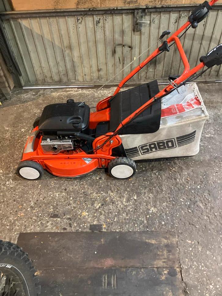 Sabo grasmaaier met opvangzak - Benzine, Tuin en Terras, Grasmaaiers, Gebruikt, Benzine-grasmaaier, 50 cm of meer, Cirkelmaaier