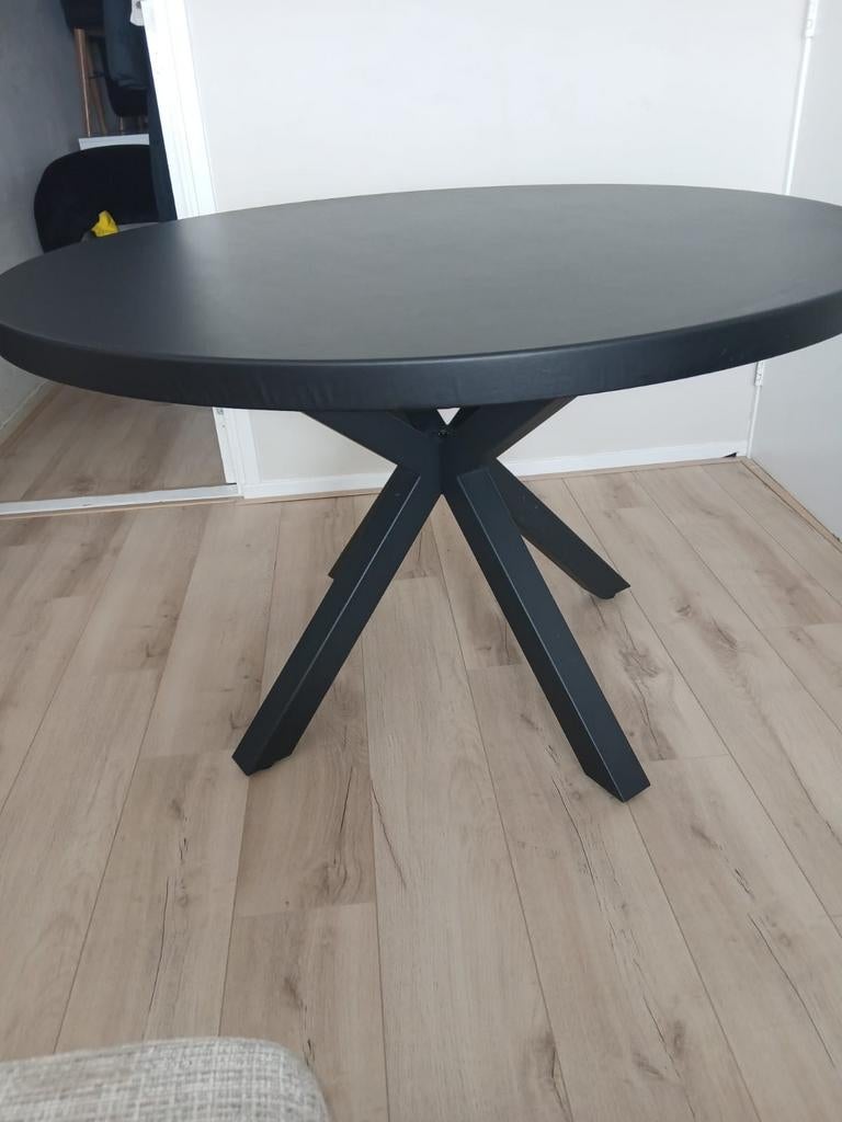 Ronde zwarte eettafel met spinpoot, Huis en Inrichting, Tafels | Eettafels, 100 tot 150 cm, 100 tot 150 cm, Rond, Ophalen