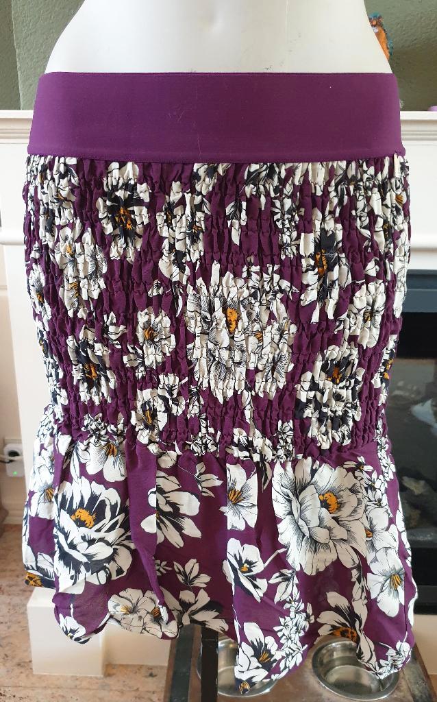 Anna aubergine paars bloemen rok M 38 40, Kleding | Dames, Rokken, Zo goed als nieuw, Maat 38/40 (M), Paars, Knielengte, Verzenden