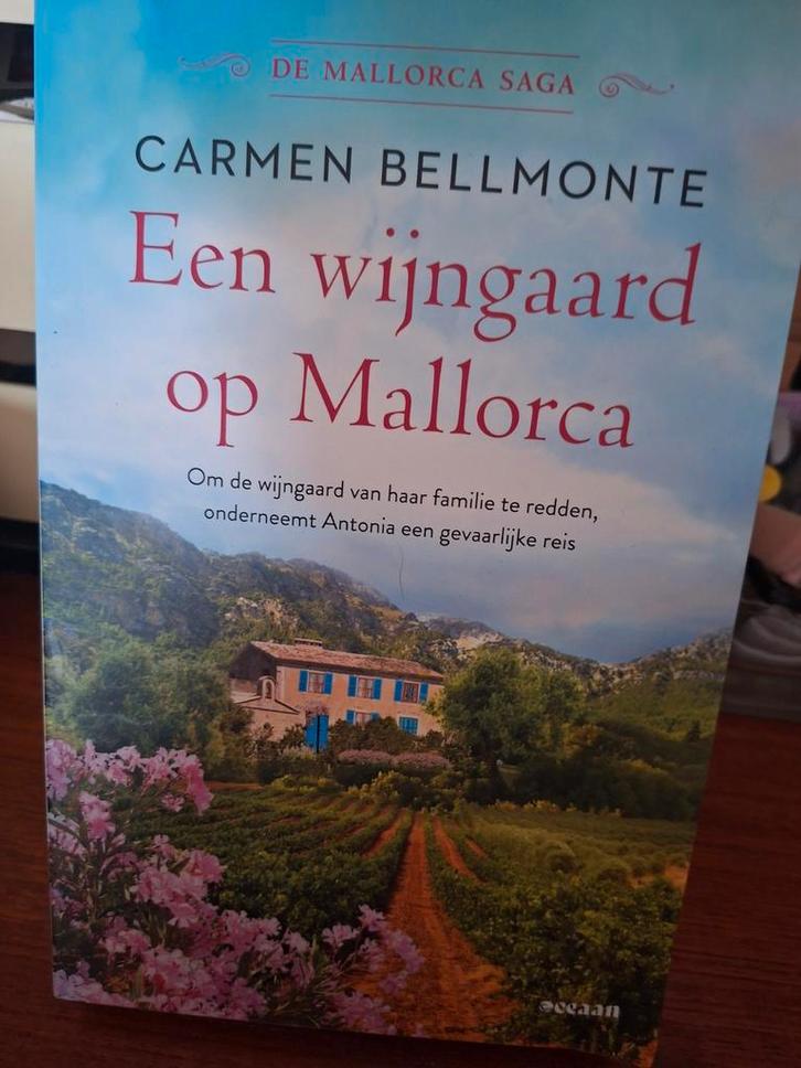 Carmen Bellmonte - Een wijngaard op Mallorca, Boeken, Literatuur, Zo goed als nieuw, Verzenden