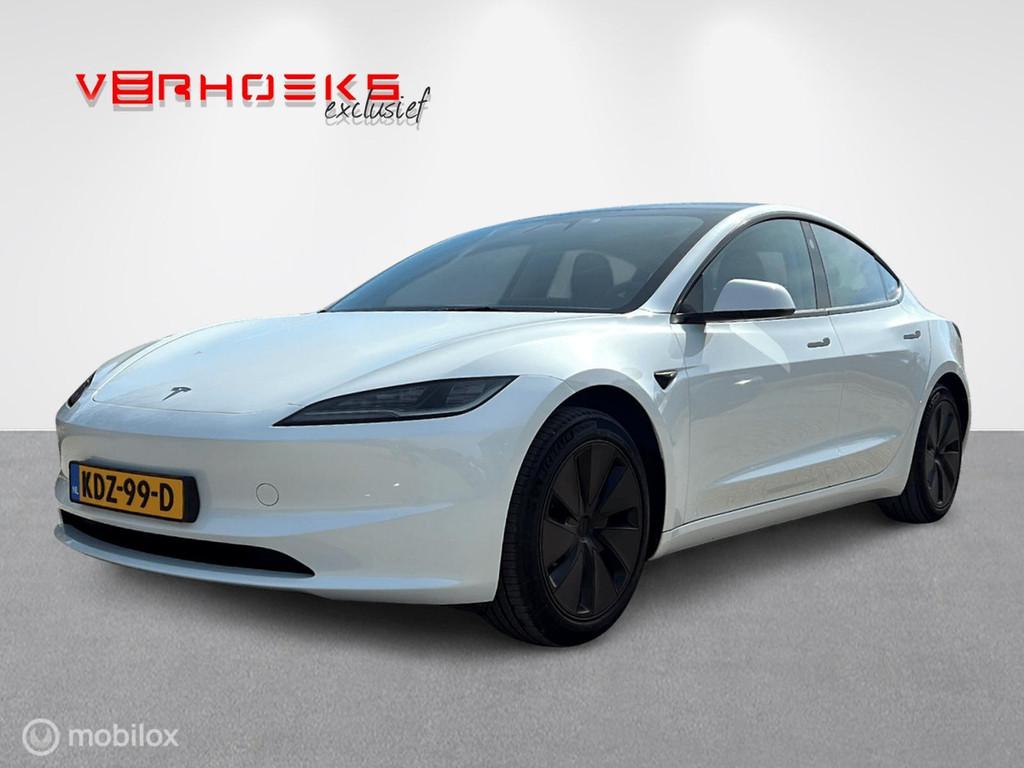 Tesla Model 3 RWD Nieuw Model + Trekhaak!, Auto's, Tesla, Automaat, Achterwielaandrijving, Gebruikt, Zwart