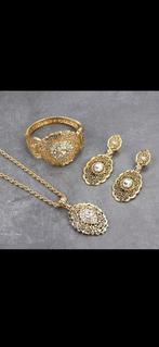 Marokkaanse sieradenset - Goudkleurig met strass, Ophalen, Overige materialen, Nieuw, Goud